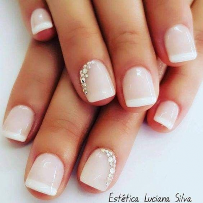 28 Elegant Wedding Nails for Brides